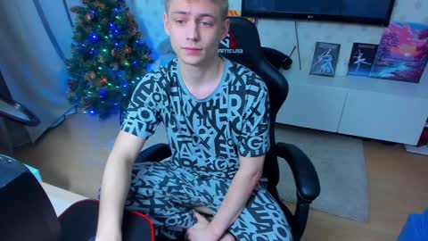 Max online show from January 5, 1:35 am