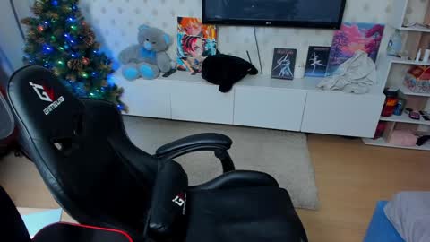 Max online show from January 10, 1:21 am