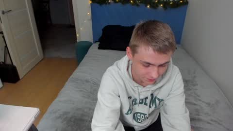 Max online show from January 19, 4:22 am