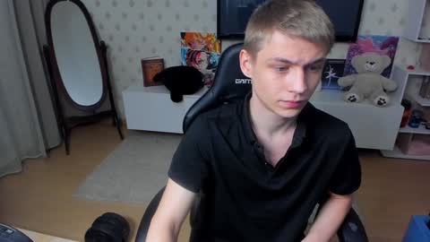 Max online show from January 28, 3:25 am