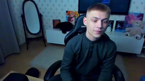 Max online show from February 7, 2:50 am