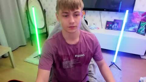 Max online show from September 19, 12:45 am