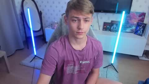 Max online show from September 20, 12:44 am