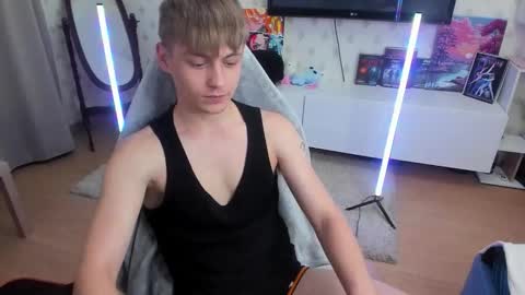 Max online show from September 21, 1:29 am