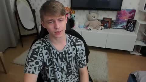 Max online show from September 26, 1:09 am