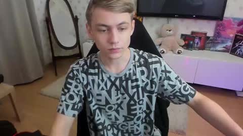 Max online show from September 28, 1:33 am