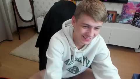 Max online show from October 2, 1:12 am