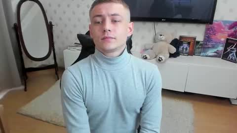 Max online show from October 12, 1:32 pm