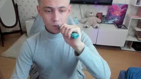 Max online show from October 17, 2:04 am