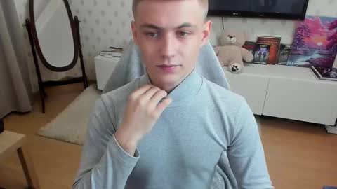 Max online show from October 17, 11:07 pm