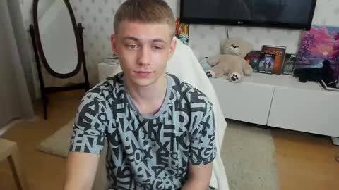 Max online show from October 24, 11:50 am