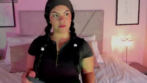 Snapshot of erolacooper chatting on July 8, 12:31 pm Erola Cooper online show from July 8, 12:31 pm