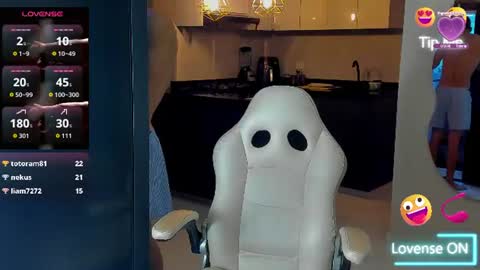 Snapshot of eros_becker_ chatting on August 10, 5:44 am eros_becker_ online show from August 10, 5:44 am