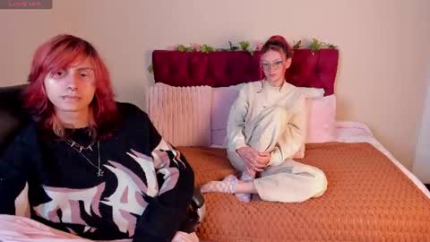 eros_nyx_ online show from June 14, 11:56 am
