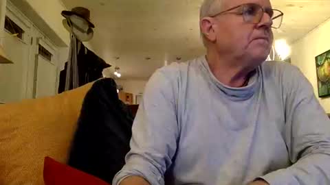 Snapshot of erostalk chatting on December 11, 11:10 pm eros online show from December 11, 11:10 pm
