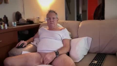 eros online show from January 18, 9:29 pm