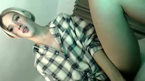 erotic_empress18 online show from June 5, 8:03 pm