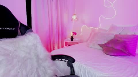 Snapshot of erotic_samantaa chatting on June 14, 2:24 am erotic_samantaa online show from June 14, 2:24 am