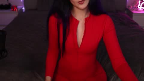 erotic_synth_goddess online show from October 4, 5:00 pm