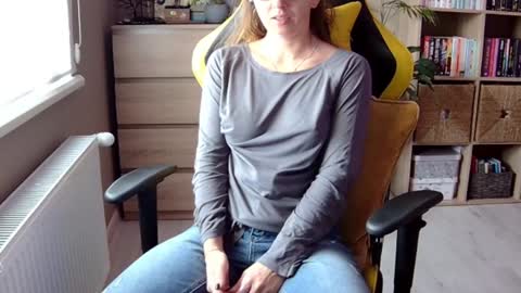 Melissa   online show from December 19, 9:40 am