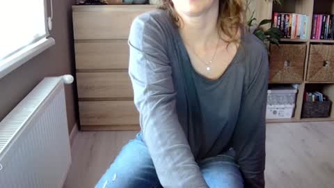 Melissa   online show from December 19, 12:45 pm