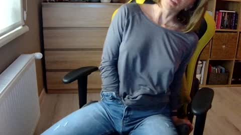 Melissa   online show from February 3, 8:57 pm