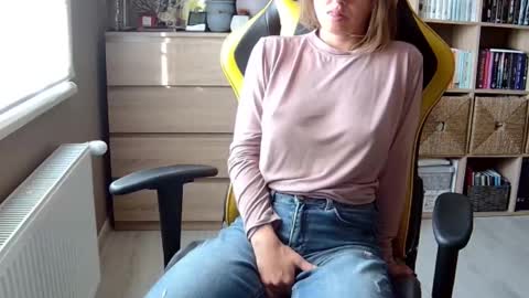 Melissa   online show from February 12, 12:44 pm