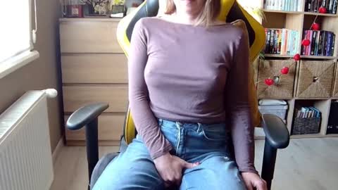 Melissa   online show from February 24, 2:15 pm