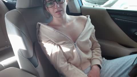 Melissa   online show from March 10, 12:37 pm