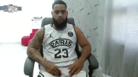 Snapshot of eroticoblack chatting on February 12, 8:48 pm Eroticoblack online show from February 12, 8:48 pm