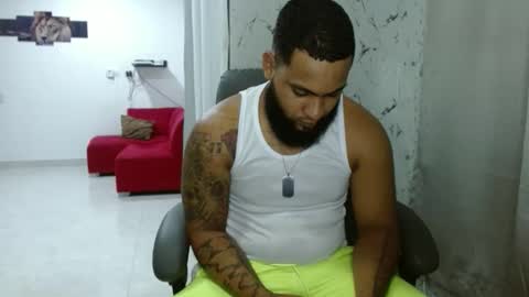 Snapshot of eroticoblack chatting on February 17, 4:09 am Eroticoblack online show from February 17, 4:09 am