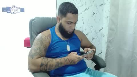 Snapshot of eroticoblack chatting on February 19, 4:52 am Eroticoblack online show from February 19, 4:52 am