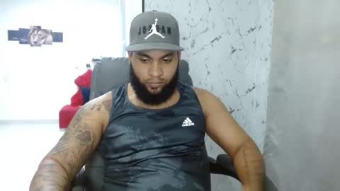 Snapshot of eroticoblack chatting on March 11, 4:18 am Eroticoblack online show from March 11, 4:18 am