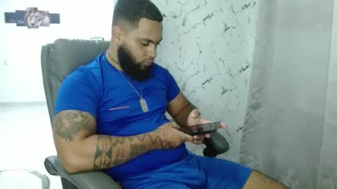 Snapshot of eroticoblack chatting on March 21, 4:28 am Eroticoblack online show from March 21, 4:28 am