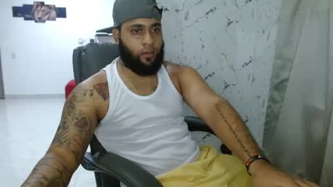 Snapshot of eroticoblack chatting on April 15, 3:35 am Eroticoblack online show from April 15, 3:35 am