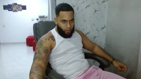 Snapshot of eroticoblack chatting on April 19, 3:28 am Eroticoblack online show from April 19, 3:28 am