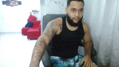 Snapshot of eroticoblack chatting on April 26, 5:27 am Eroticoblack online show from April 26, 5:27 am