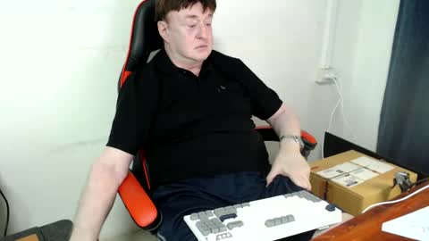 Snapshot of eroticon_6 chatting on February 10, 3:24 am Tom Delaney online show from February 10, 3:24 am