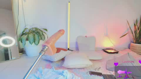 Snapshot of erotik_lady chatting on March 27, 8:26 am TINY online show from March 27, 8:26 am