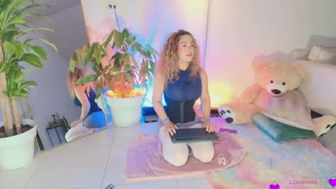 Snapshot of erotik_lady chatting on May 23, 3:34 am TINY online show from May 23, 3:34 am