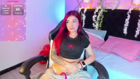 Snapshot of erotik_scarlett chatting on November 21, 1:32 pm erotik scarlett online show from November 21, 1:32 pm