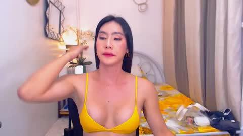 Snapshot of ervanamorge chatting on February 13, 12:00 pm Ervana online show from February 13, 12:00 pm