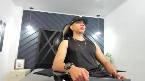 Snapshot of eryonbradley chatting on September 23, 11:13 am Eryon online show from September 23, 11:13 am