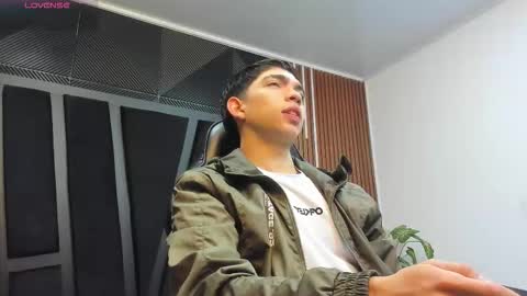 Snapshot of eryonbradley chatting on October 1, 11:16 am Eryon online show from October 1, 11:16 am