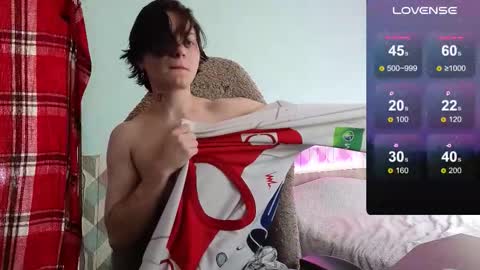 esajukyy online show from October 18, 8:15 am