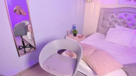 Escarlet online show from October 3, 2:03 pm