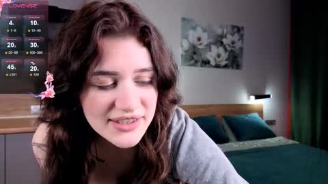 Snapshot of eshleeeygreen chatting on November 17, 2:34 pm EshleGreen online show from November 17, 2:34 pm