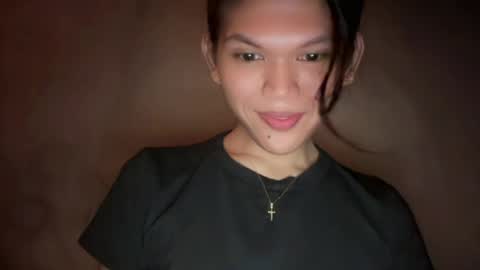 Snapshot of esilchan chatting on May 16, 12:48 pm Chelliane online show from May 16, 12:48 pm