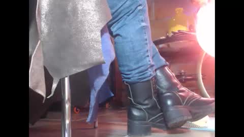 Snapshot of eskelaswd chatting on February 21, 8:26 am Eskela911 online show from February 21, 8:26 am