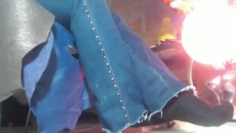 Snapshot of eskelaswd chatting on February 24, 12:52 am Eskela911 online show from February 24, 12:52 am